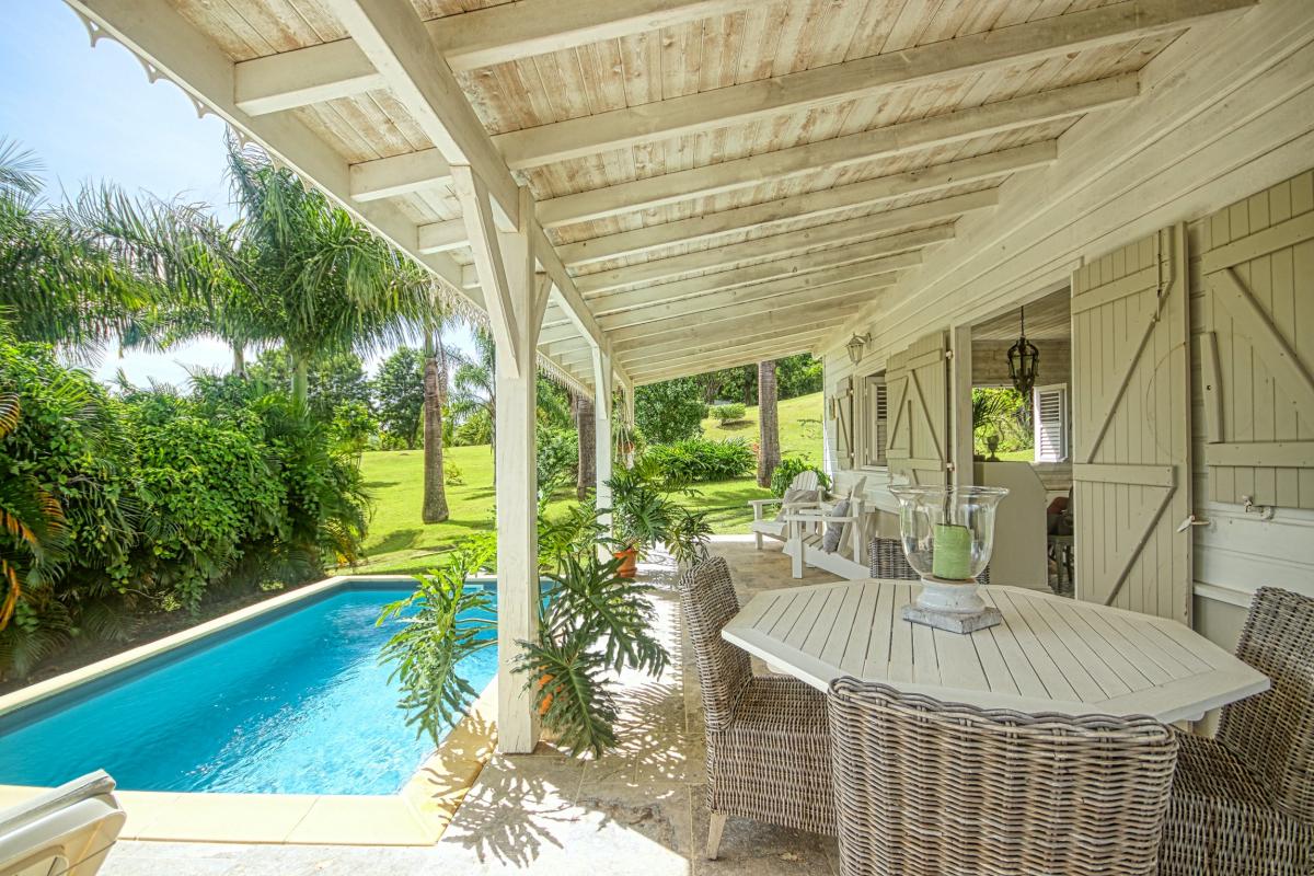 4 Location villa Martinique- Terrasse et piscine